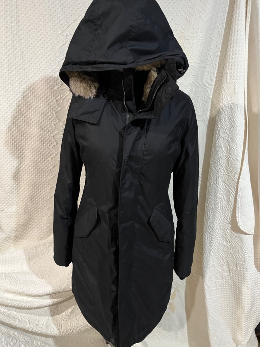Aritzia Babaton Oskar Parka, size small